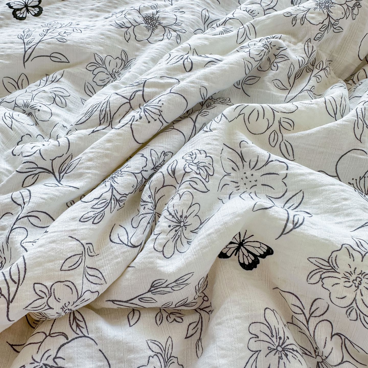 91家纺网 家纺一手货源 找家纺 卡斯诺家纺馆 2026新款皱皱棉双层纱夏被四件套下载文件包含买家秀 雨蝶