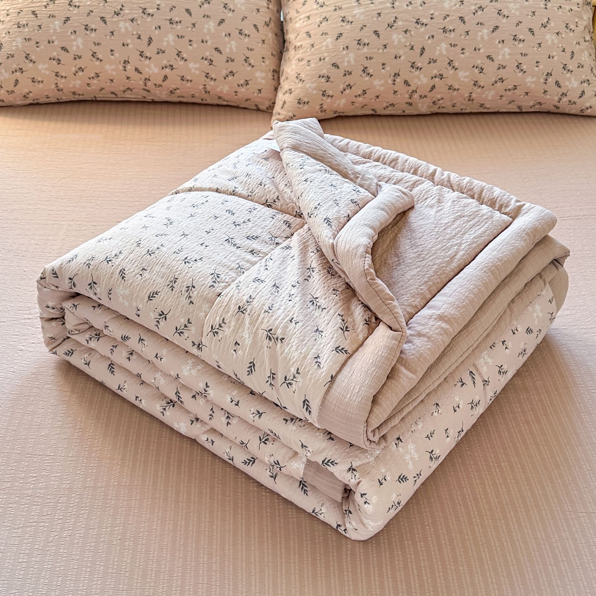 91家纺网 家纺一手货源 找家纺 卡斯诺家纺馆 2026新款皱皱棉双层纱夏被四件套下载文件包含买家秀 莫奈雅致