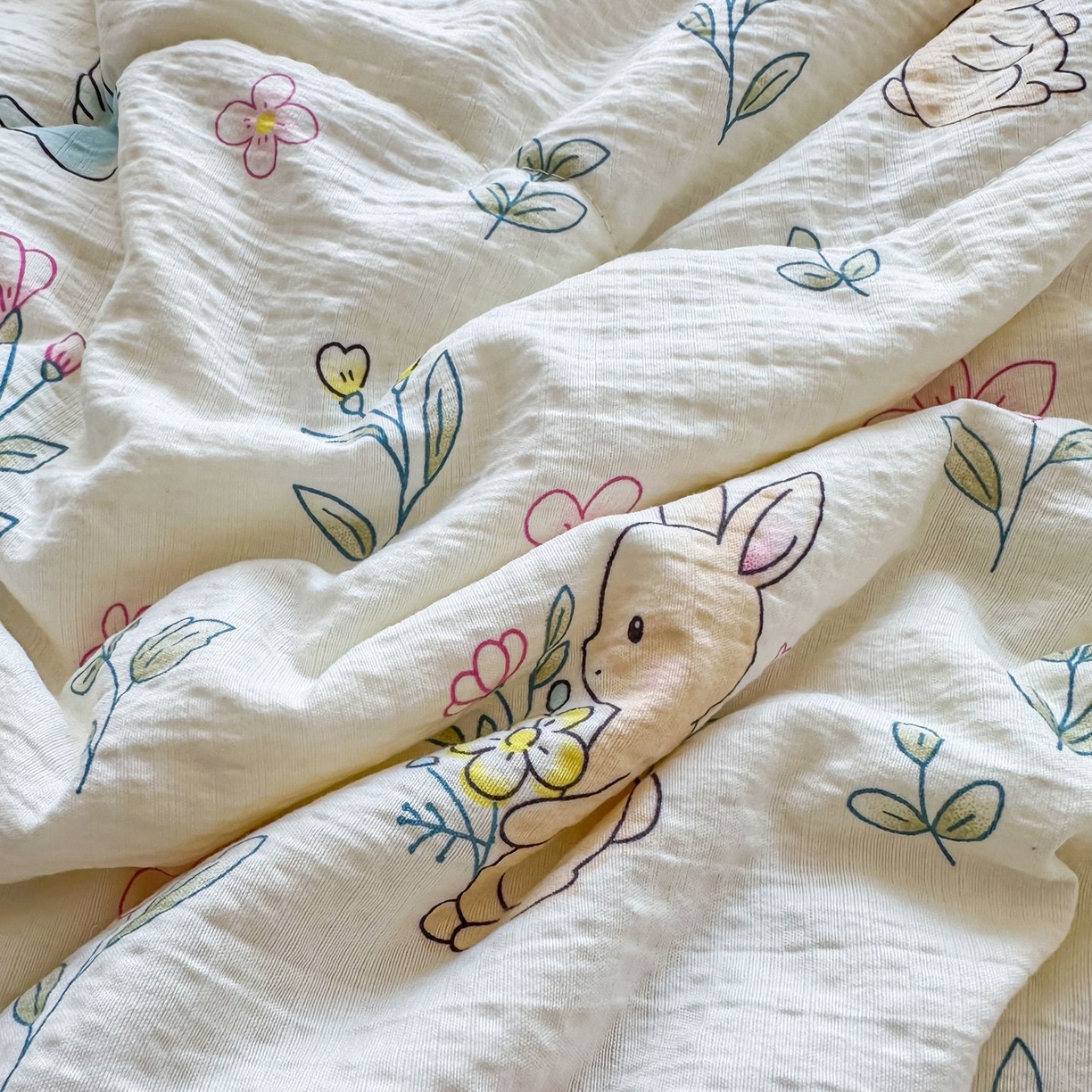 91家纺网 家纺一手货源 找家纺 卡斯诺家纺馆 2026新款皱皱棉双层纱夏被四件套下载文件包含买家秀 花园小兔