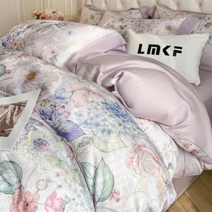 91家纺网 家纺一手货源 找家纺 蓝米卡夫 2026夏季新款60S天丝提花数码印花四件套（礼盒包装） 花海秘境-紫