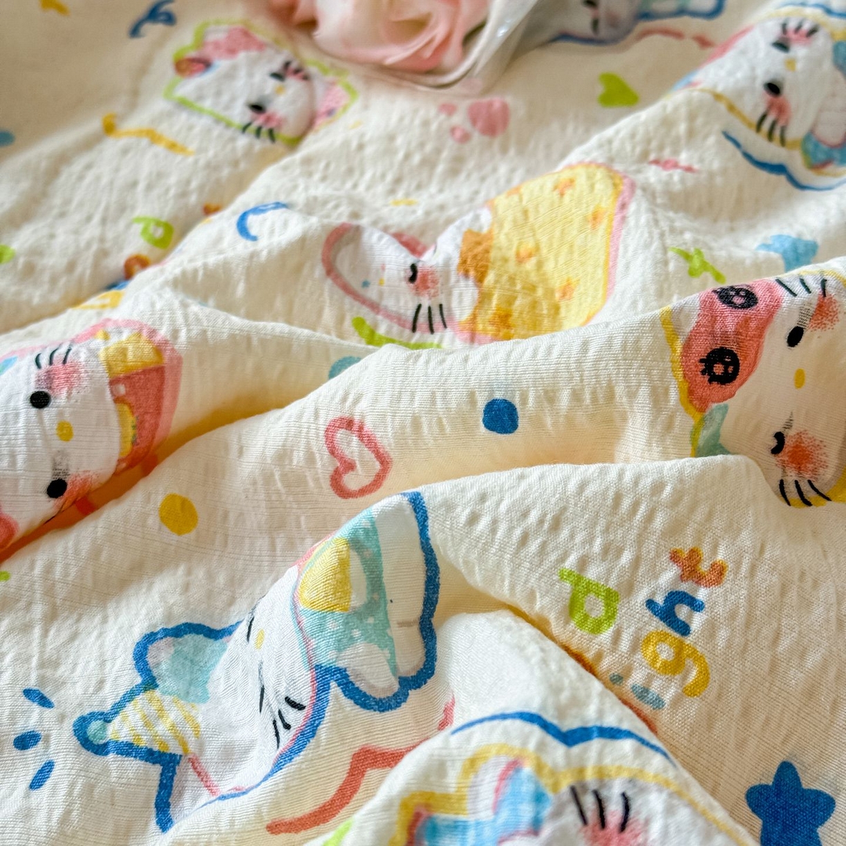 91家纺网 家纺一手货源 找家纺 卡斯诺家纺馆 2026新款皱皱棉双层纱夏被四件套下载文件包含买家秀 泡芙猫咪