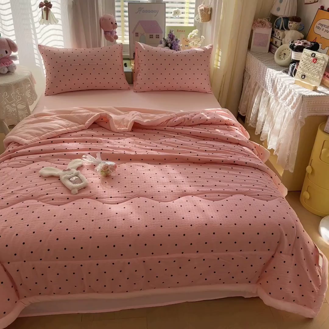 91家纺网 家纺一手货源 找家纺 卡斯诺家纺馆 2026新款皱皱棉双层纱夏被四件套下载文件包含买家秀 波点生活-粉