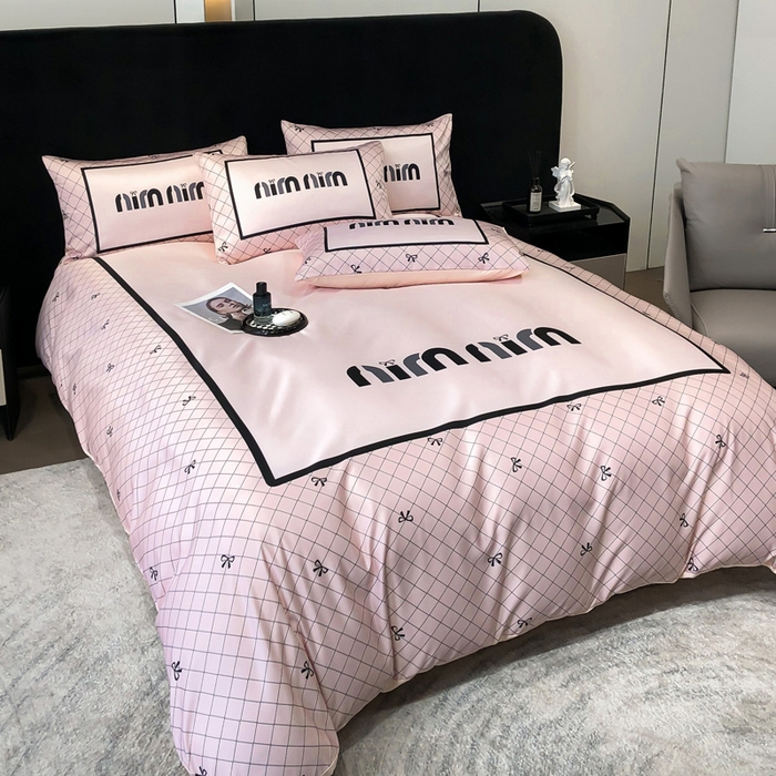 91家纺网 家纺一手货源 找家纺 奥汀洛家纺 2026新款轻奢数码印花冰丝四件套 缪斯