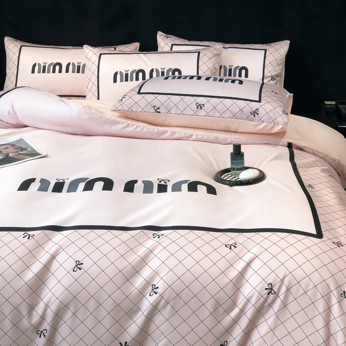 91家纺网 家纺一手货源 找家纺 奥汀洛家纺 2026新款轻奢数码印花冰丝四件套 缪斯