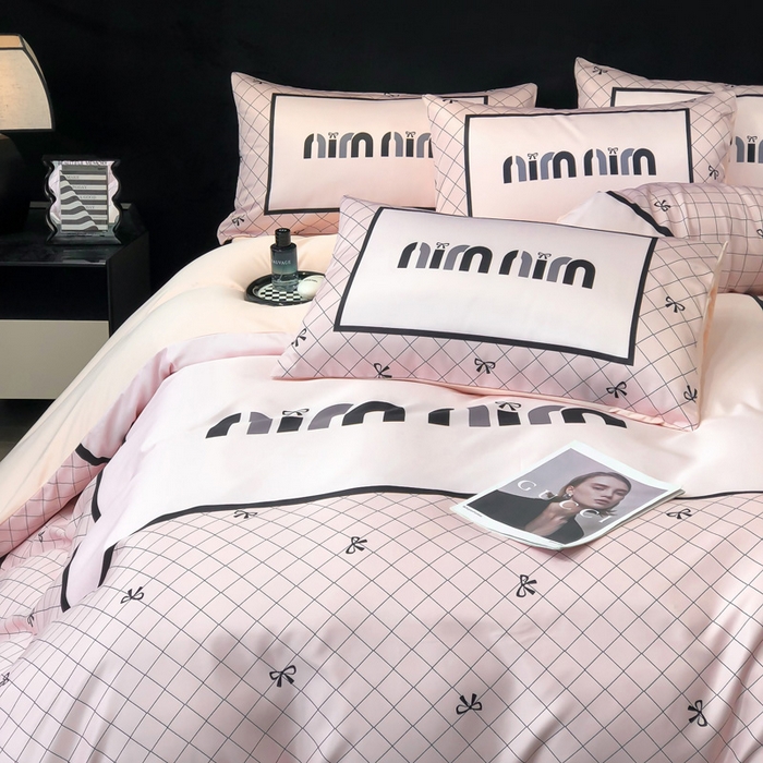 91家纺网 家纺一手货源 找家纺 奥汀洛家纺 2026新款轻奢数码印花冰丝四件套 缪斯