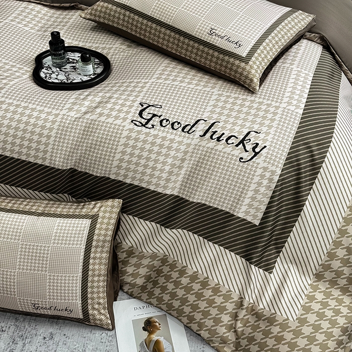 91家纺网 家纺一手货源 找家纺 奥汀洛家纺 2026新款轻奢数码印花冰丝四件套 千鸟格