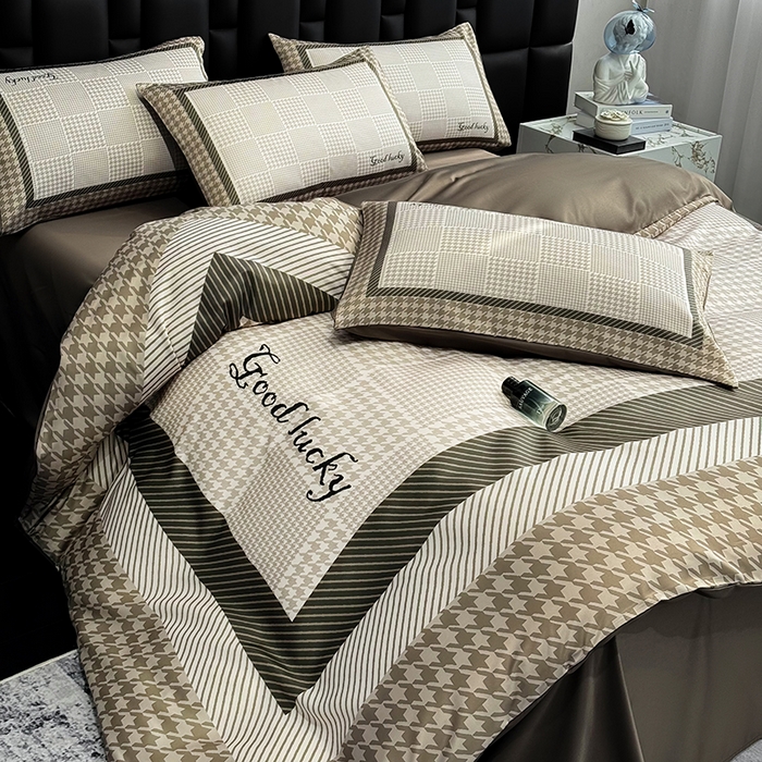 91家纺网 家纺一手货源 找家纺 奥汀洛家纺 2026新款轻奢数码印花冰丝四件套 千鸟格