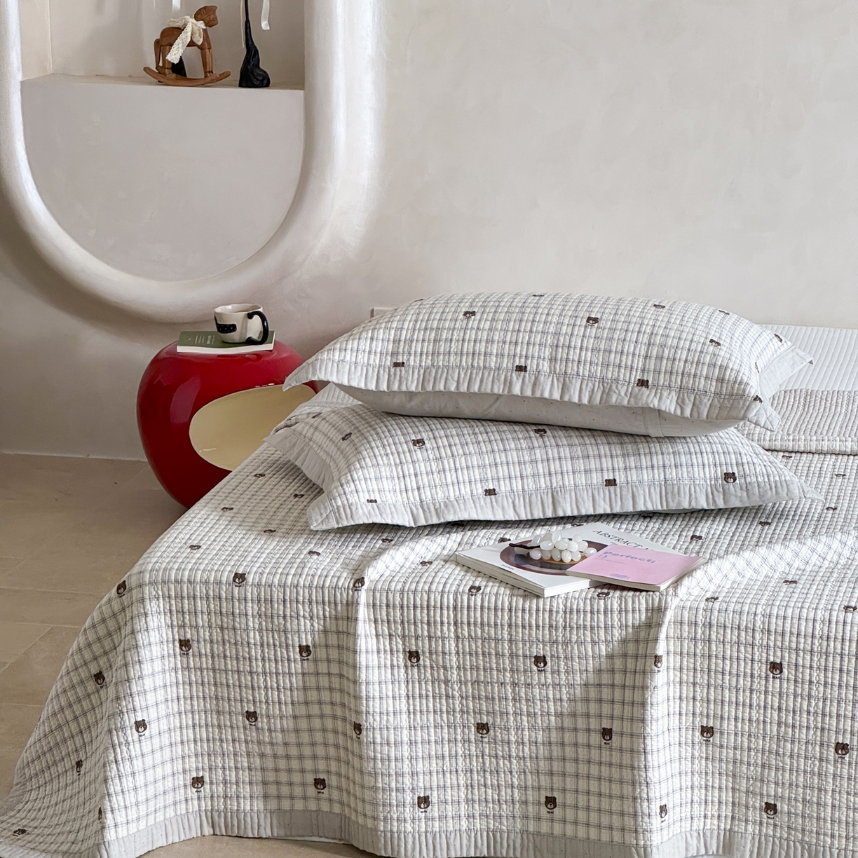 91家纺网 家纺一手货源 找家纺 床盖工厂店 2026春夏新款双面100%全棉填充80棉花床盖三件套 格子熊