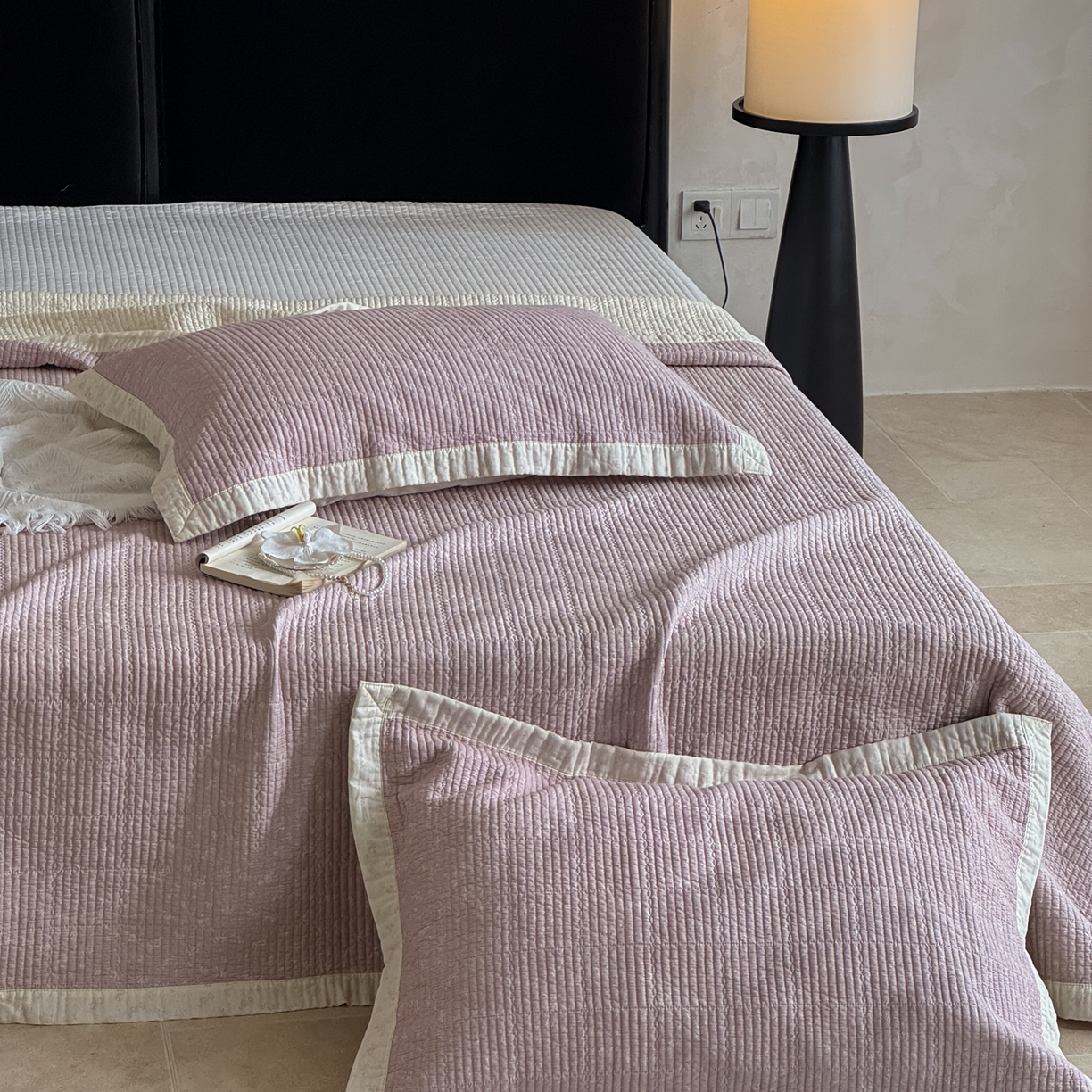 91家纺网 家纺一手货源 找家纺 床盖工厂店 2026春夏新款双面100%全棉填充80棉花床盖三件套 花千束粉