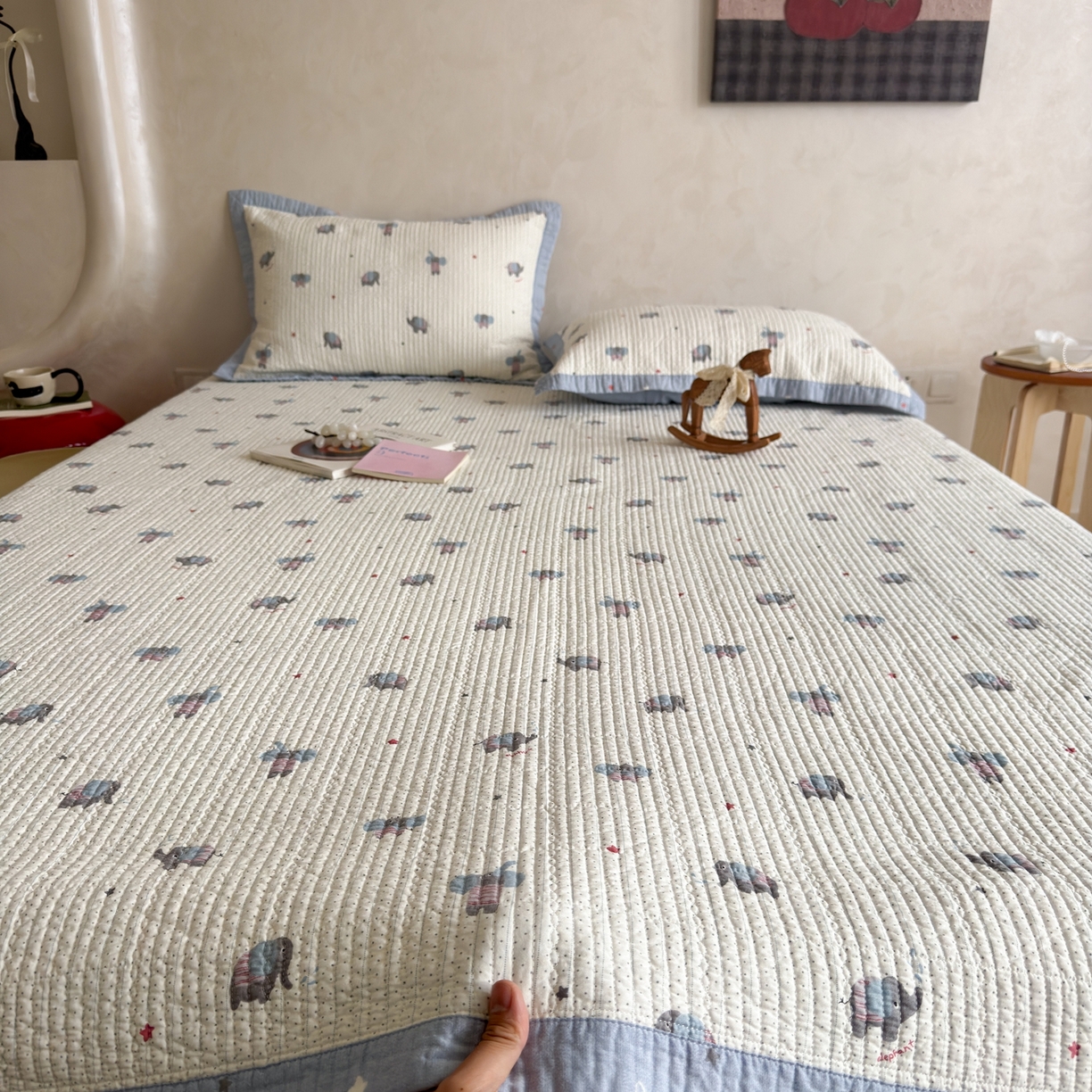 91家纺网 家纺一手货源 找家纺 床盖工厂店 2026春夏新款双面100%全棉填充80棉花床盖三件套 跳跳象