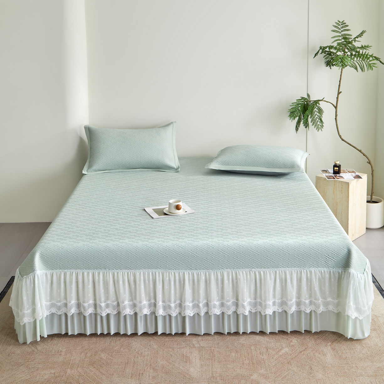 91家纺网 家纺一手货源 找家纺 瑞禾家纺 2026新款A类凉感豆豆床裙款凉席三件套-系列六 浅青回韵