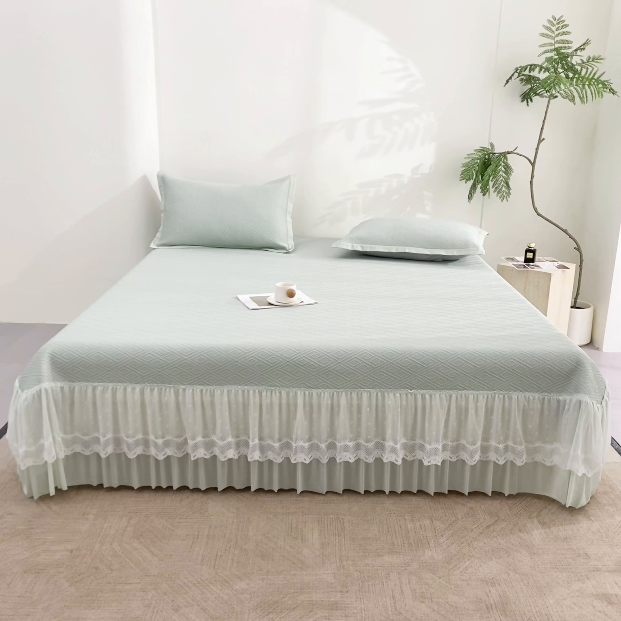 91家纺网 家纺一手货源 找家纺 瑞禾家纺 2026新款A类凉感豆豆床裙款凉席三件套-系列六 浅青回韵