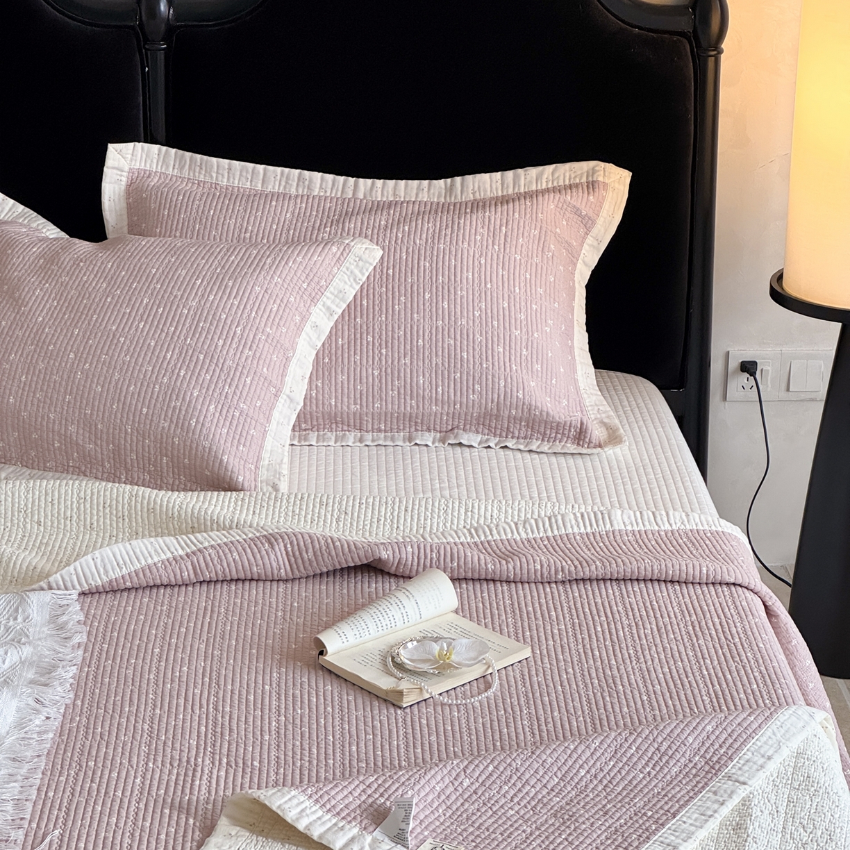 91家纺网 家纺一手货源 找家纺 床盖工厂店 2026春夏新款双面100%全棉填充80棉花床盖三件套 樱语粉