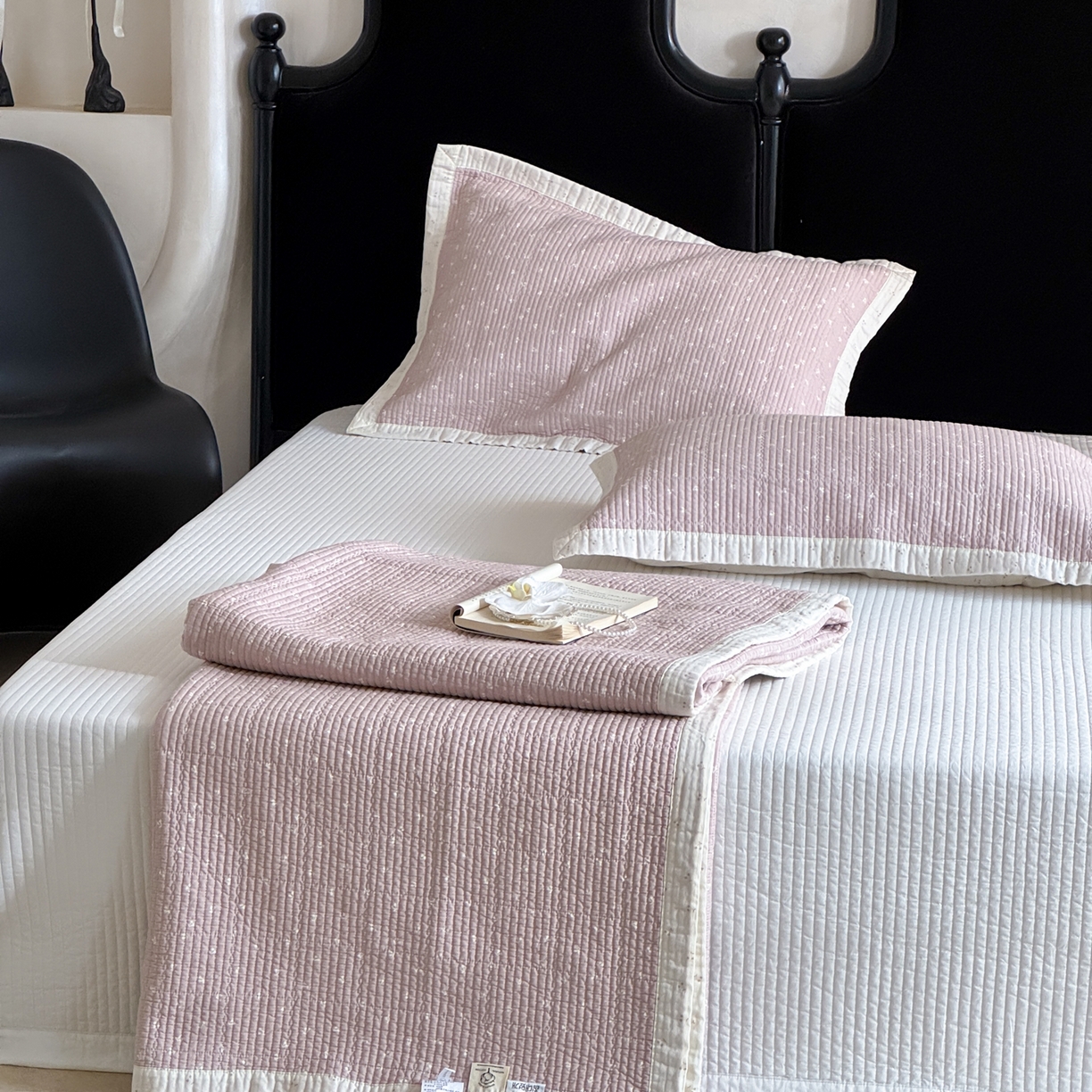 91家纺网 家纺一手货源 找家纺 床盖工厂店 2026春夏新款双面100%全棉填充80棉花床盖三件套 樱语粉