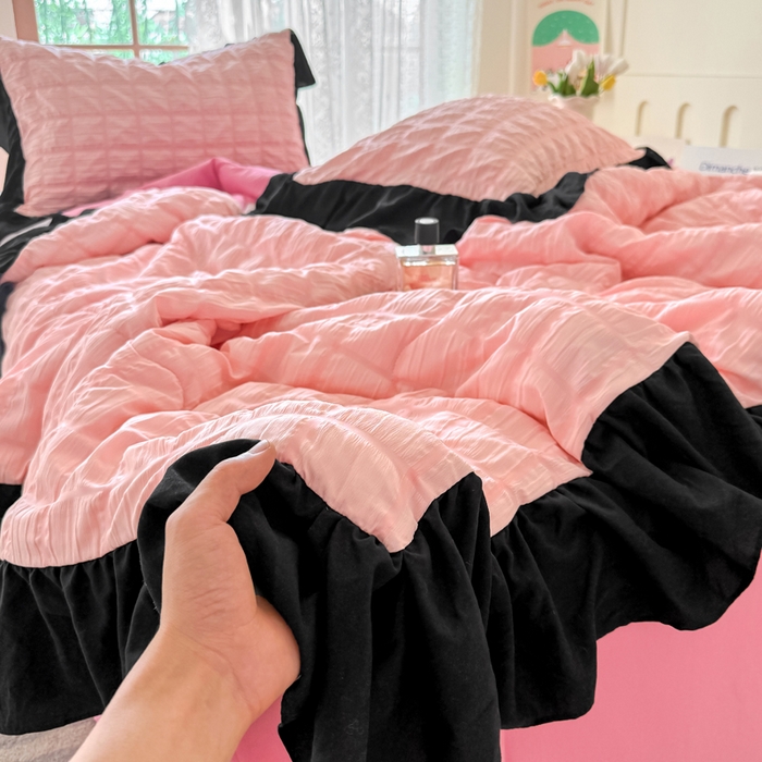 91家纺网 家纺一手货源 找家纺 优卡迪家纺馆 2026春夏新款泡泡纱黑花边夏被夏被空调被四件套【下载文件夹包含买家秀】 奶油蜜桃
