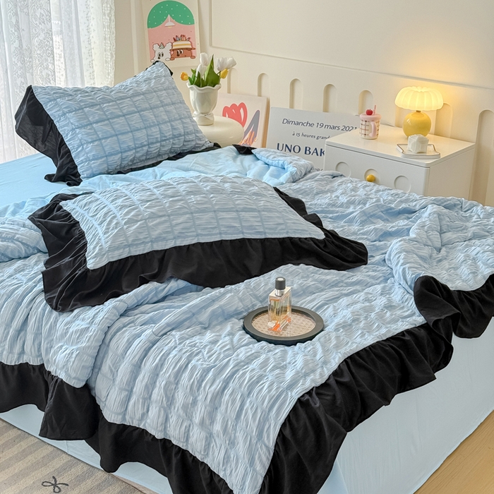 91家纺网 家纺一手货源 找家纺 优卡迪家纺馆 2026春夏新款泡泡纱黑花边夏被夏被空调被四件套【下载文件夹包含买家秀】 蓝莓仙草