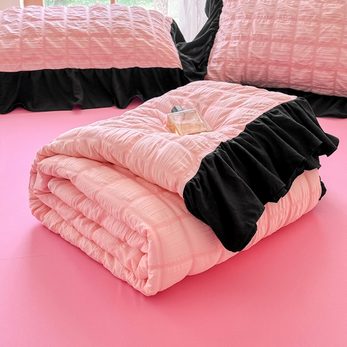 91家纺网 家纺一手货源 找家纺 优卡迪家纺馆 2026春夏新款泡泡纱黑花边夏被夏被空调被四件套【下载文件夹包含买家秀】 奶油蜜桃