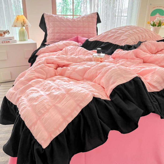 91家纺网 家纺一手货源 找家纺 优卡迪家纺馆 2026春夏新款泡泡纱黑花边夏被夏被空调被四件套【下载文件夹包含买家秀】 奶油蜜桃