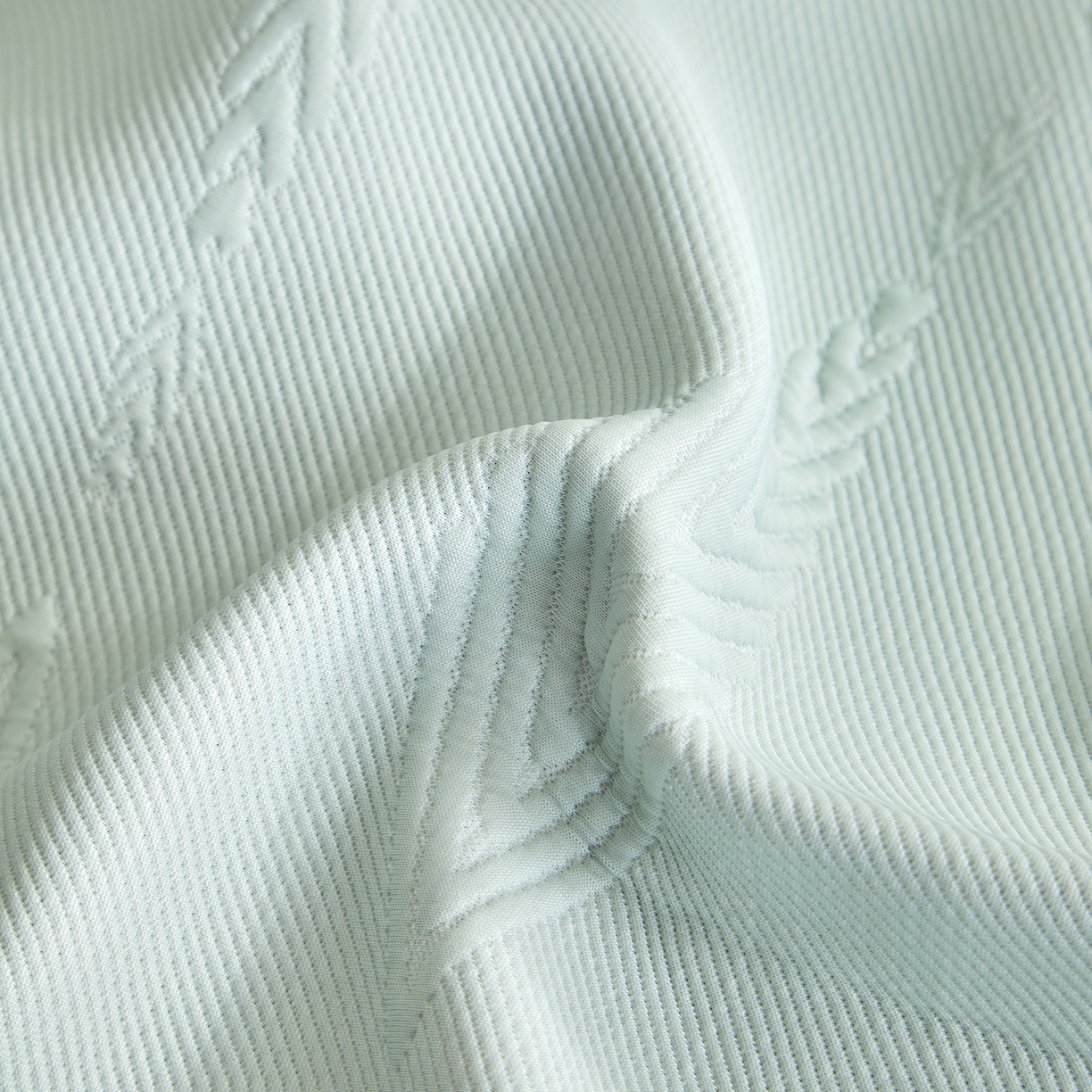 91家纺网 家纺一手货源 找家纺 瑞禾家纺 2026新款A类凉感豆豆床裙款凉席三件套-系列六 青纱叶羽