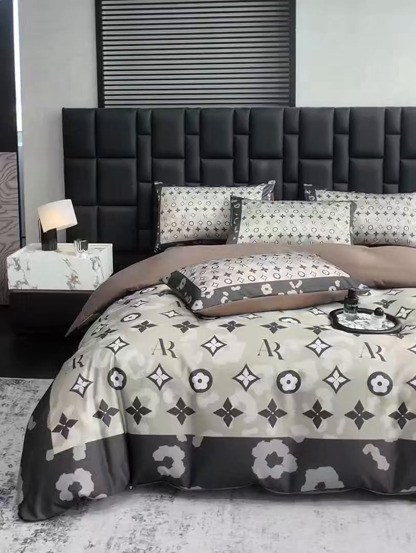 91家纺网 家纺一手货源 找家纺 奥汀洛家纺 2026新款轻奢数码印花冰丝四件套 星尚