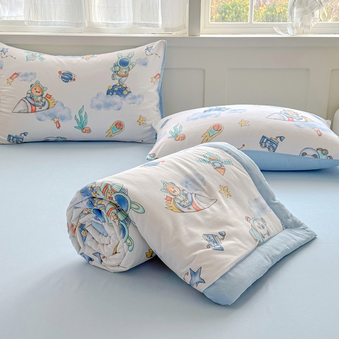 91家纺网 家纺一手货源 找家纺 优卡迪家纺馆 2026春夏新款针织棉双层纱夏被夏凉被空调被四件套【下载文件夹包含买家秀】 遨游