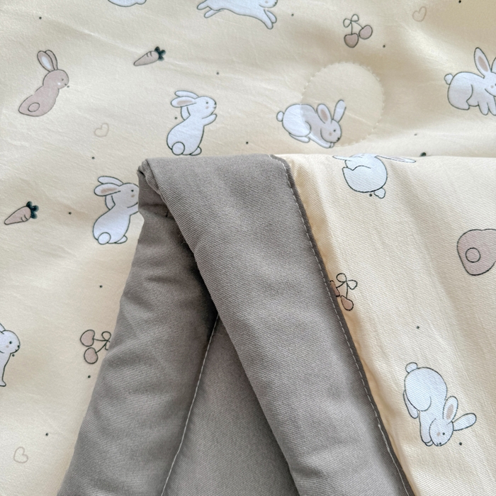 91家纺网 家纺一手货源 找家纺 优卡迪家纺馆 2026春夏新款针织棉双层纱夏被夏凉被空调被四件套【下载文件夹包含买家秀】 灵动