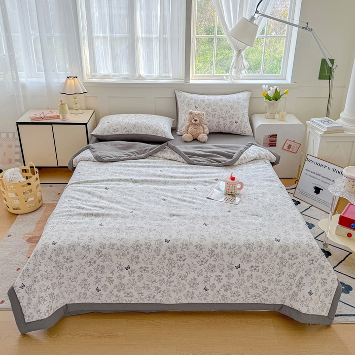 91家纺网 家纺一手货源 找家纺 优卡迪家纺馆 2026春夏新款针织棉双层纱夏被夏凉被空调被四件套【下载文件夹包含买家秀】 梦蝶