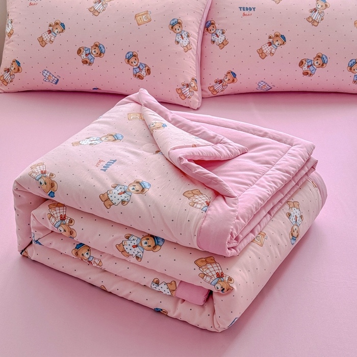 91家纺网 家纺一手货源 找家纺 优卡迪家纺馆 2026春夏新款针织棉双层纱夏被夏凉被空调被四件套【下载文件夹包含买家秀】 童趣