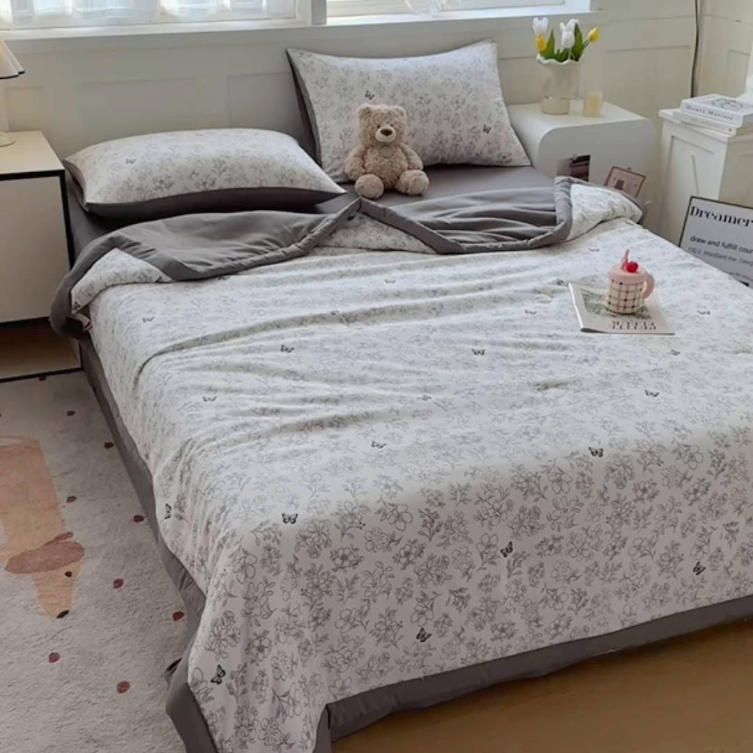 91家纺网 家纺一手货源 找家纺 优卡迪家纺馆 2026春夏新款针织棉双层纱夏被夏凉被空调被四件套【下载文件夹包含买家秀】 梦蝶