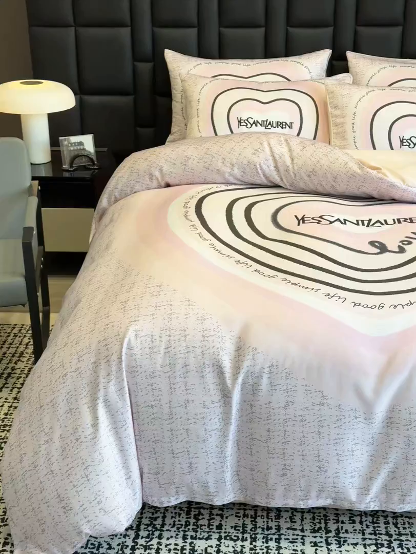 91家纺网 家纺一手货源 找家纺 奥汀洛家纺 2026新款轻奢数码印花冰丝四件套 艳色