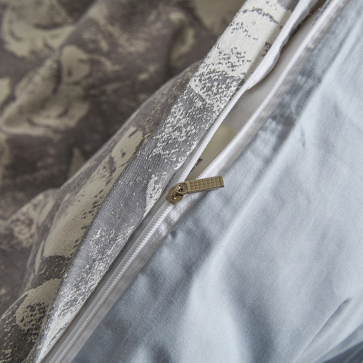 91家纺网 家纺一手货源 找家纺 乐家毛巾被（工厂自产自销） 2026新款40s全棉纯棉色织提花四件套 兰庭浅影