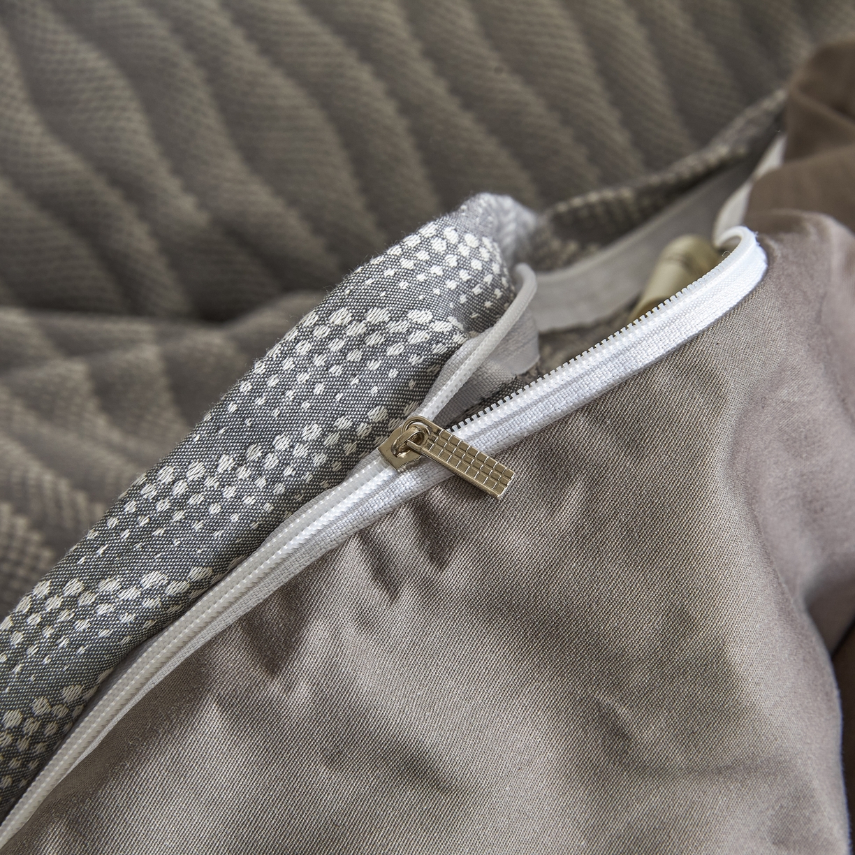 91家纺网 家纺一手货源 找家纺 乐家毛巾被（工厂自产自销） 2026新款40s全棉纯棉色织提花四件套 蓝屿风眠