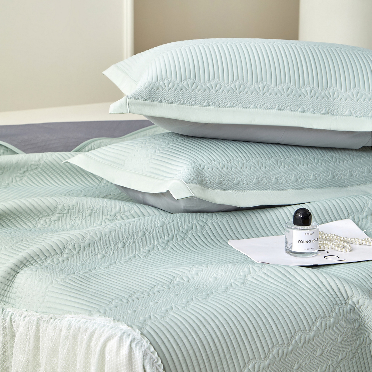 91家纺网 家纺一手货源 找家纺 瑞禾家纺 2026新款A类凉感豆豆床裙款凉席三件套-系列五 青柠绮梦