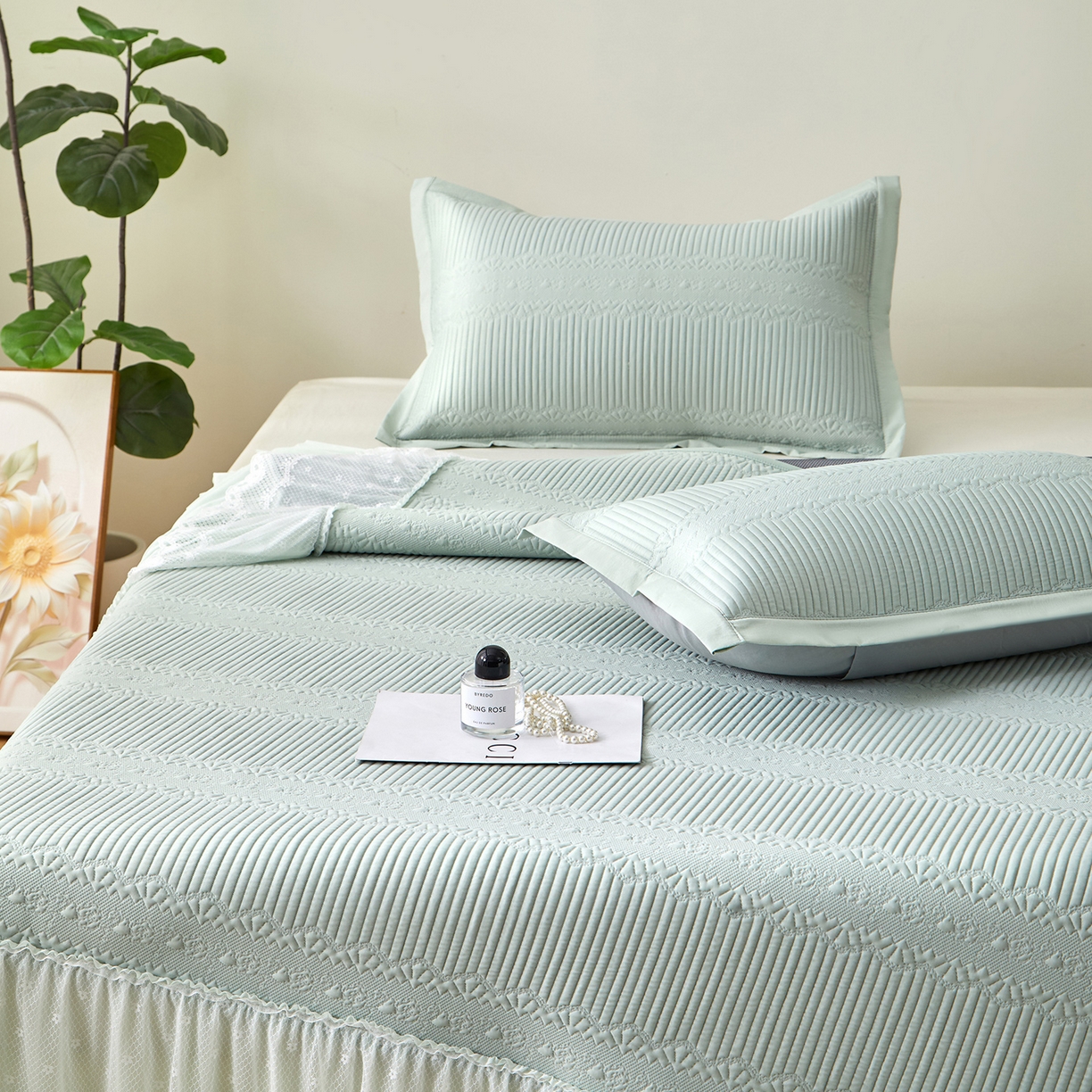 91家纺网 家纺一手货源 找家纺 瑞禾家纺 2026新款A类凉感豆豆床裙款凉席三件套-系列五 青柠绮梦