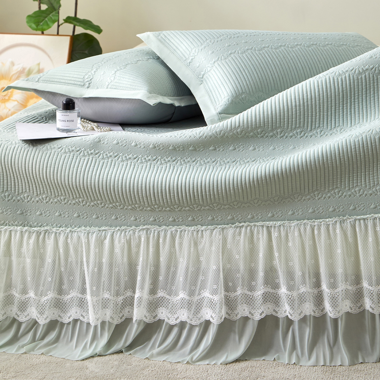 91家纺网 家纺一手货源 找家纺 瑞禾家纺 2026新款A类凉感豆豆床裙款凉席三件套-系列五 青柠绮梦