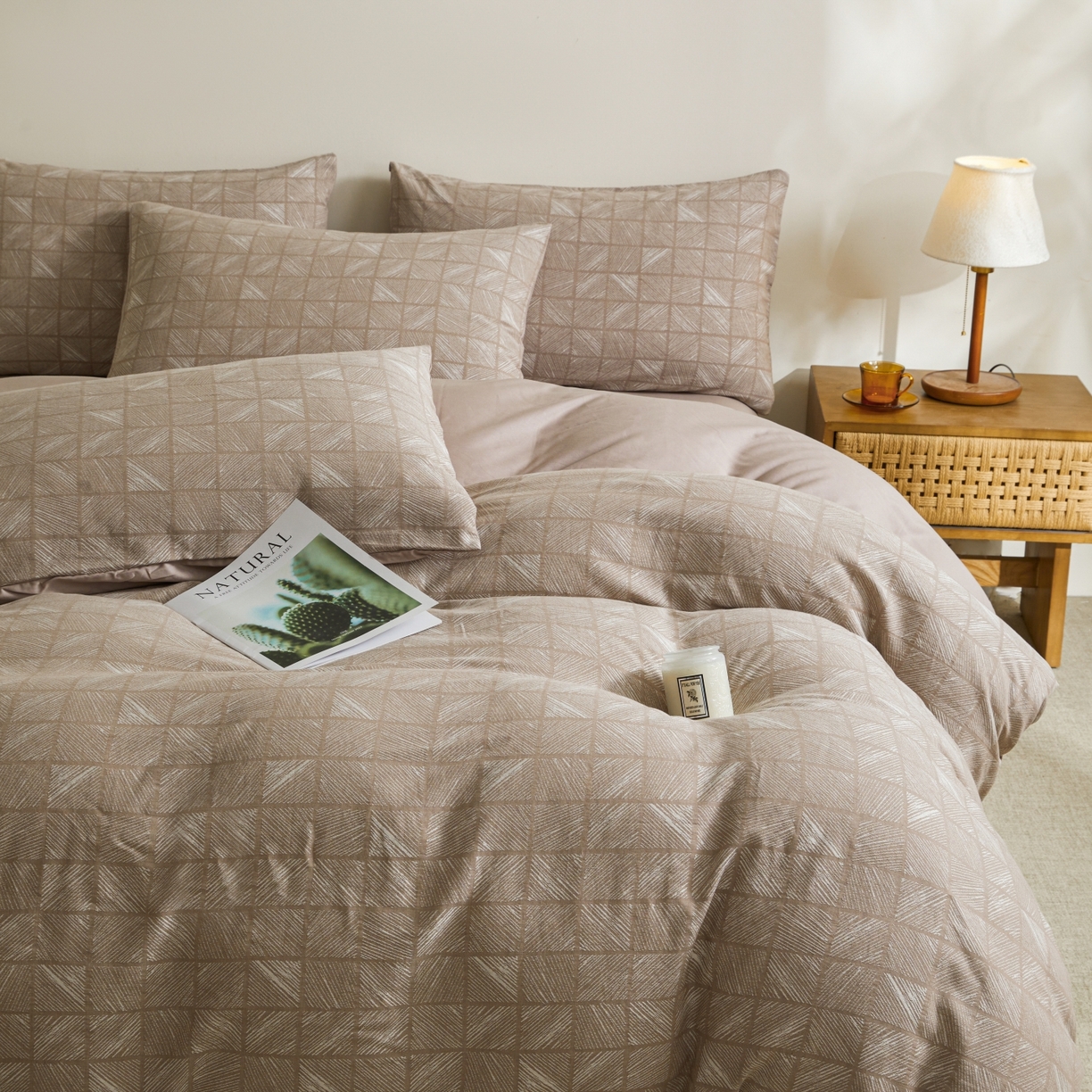 91家纺网 家纺一手货源 找家纺 乐家毛巾被（工厂自产自销） 2026新款40s全棉纯棉色织提花四件套 浅梦格韵