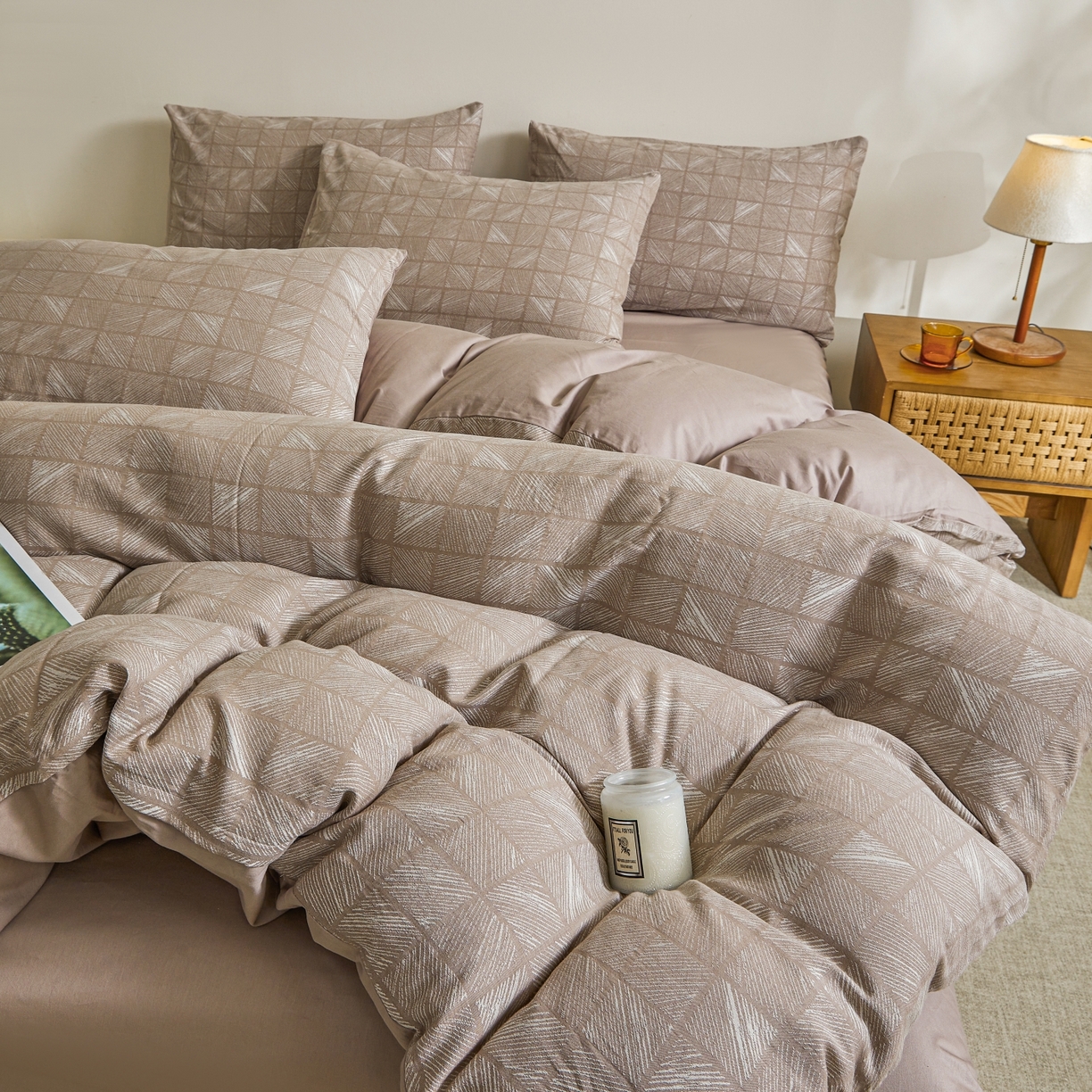 91家纺网 家纺一手货源 找家纺 乐家毛巾被（工厂自产自销） 2026新款40s全棉纯棉色织提花四件套 浅梦格韵