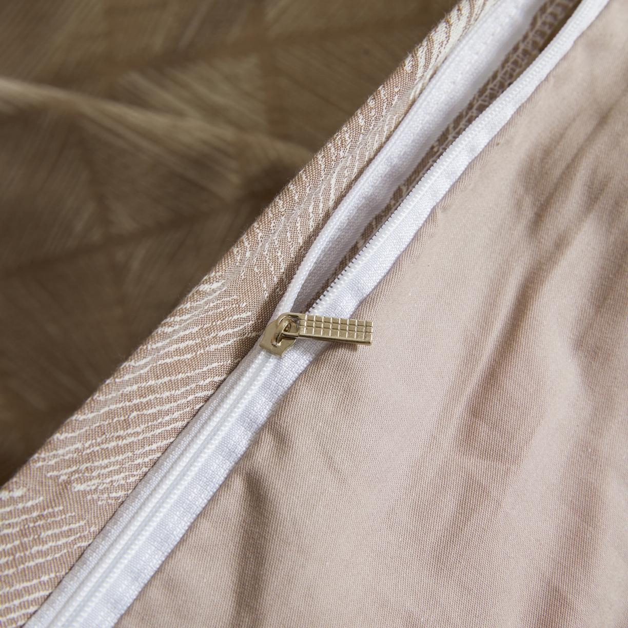 91家纺网 家纺一手货源 找家纺 乐家毛巾被（工厂自产自销） 2026新款40s全棉纯棉色织提花四件套 浅梦格韵