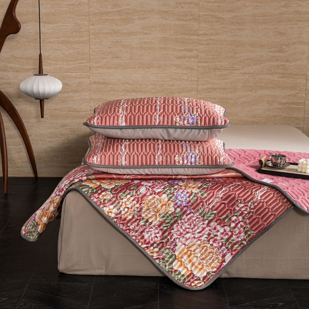 91家纺网 家纺一手货源 找家纺 yyds网供 2026新款9mm加厚艾草冰皮锦氨凉感乳胶席三件套空调水洗软席夏季凉席席子凉席 牡丹粉