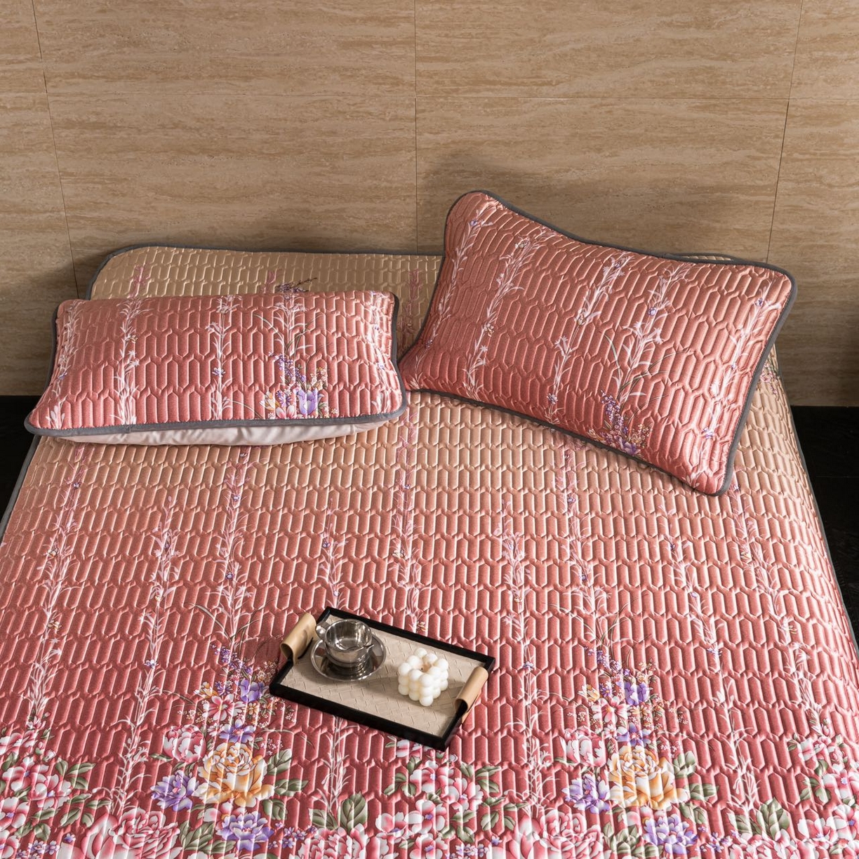 91家纺网 家纺一手货源 找家纺 yyds网供 2026新款9mm加厚艾草冰皮锦氨凉感乳胶席三件套空调水洗软席夏季凉席席子凉席 牡丹粉