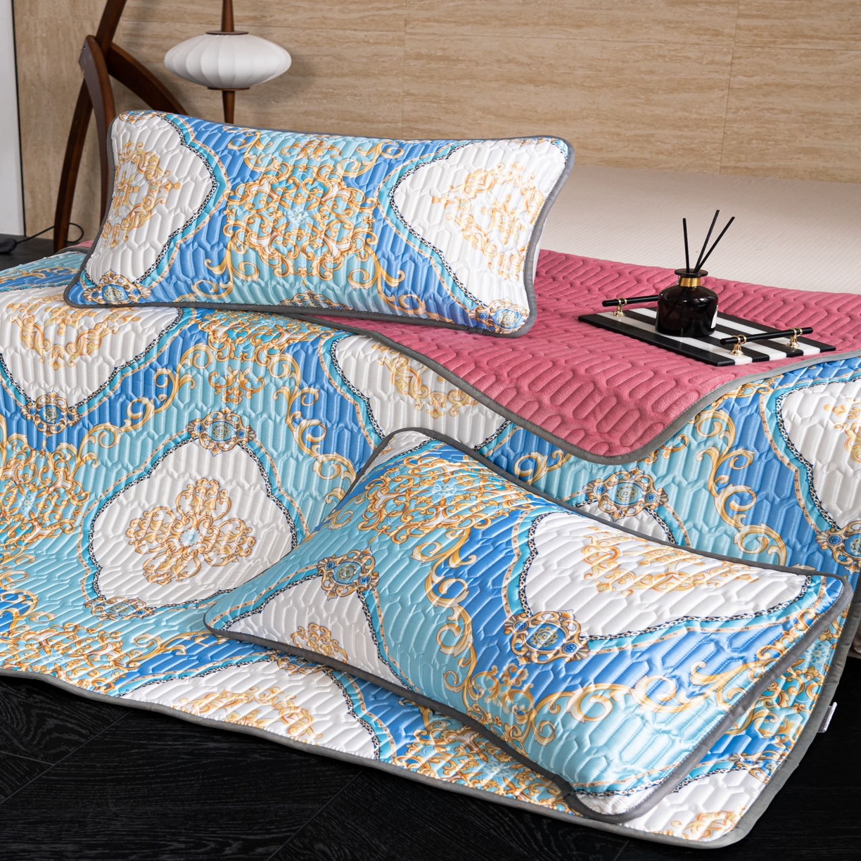 91家纺网 家纺一手货源 找家纺 yyds网供 2026新款9mm加厚艾草冰皮锦氨凉感乳胶席三件套空调水洗软席夏季凉席席子凉席 蓝金菱