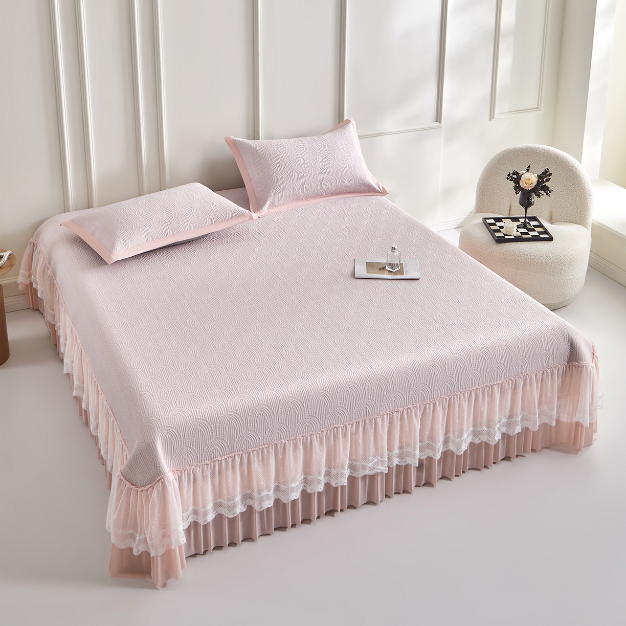 91家纺网 家纺一手货源 找家纺 瑞禾家纺 2026新款A类凉感豆豆床裙款凉席三件套-系列三 浅粉浪影