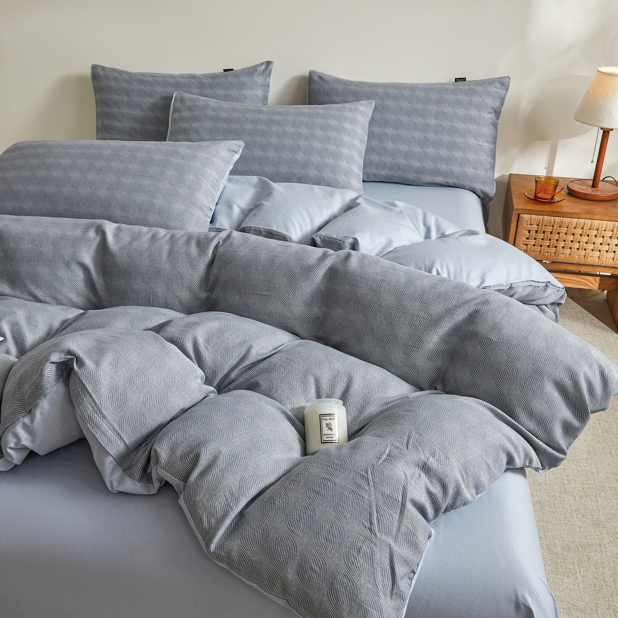 91家纺网 家纺一手货源 找家纺 乐家毛巾被（工厂自产自销） 2026新款40s全棉纯棉色织提花四件套 素灰枕月