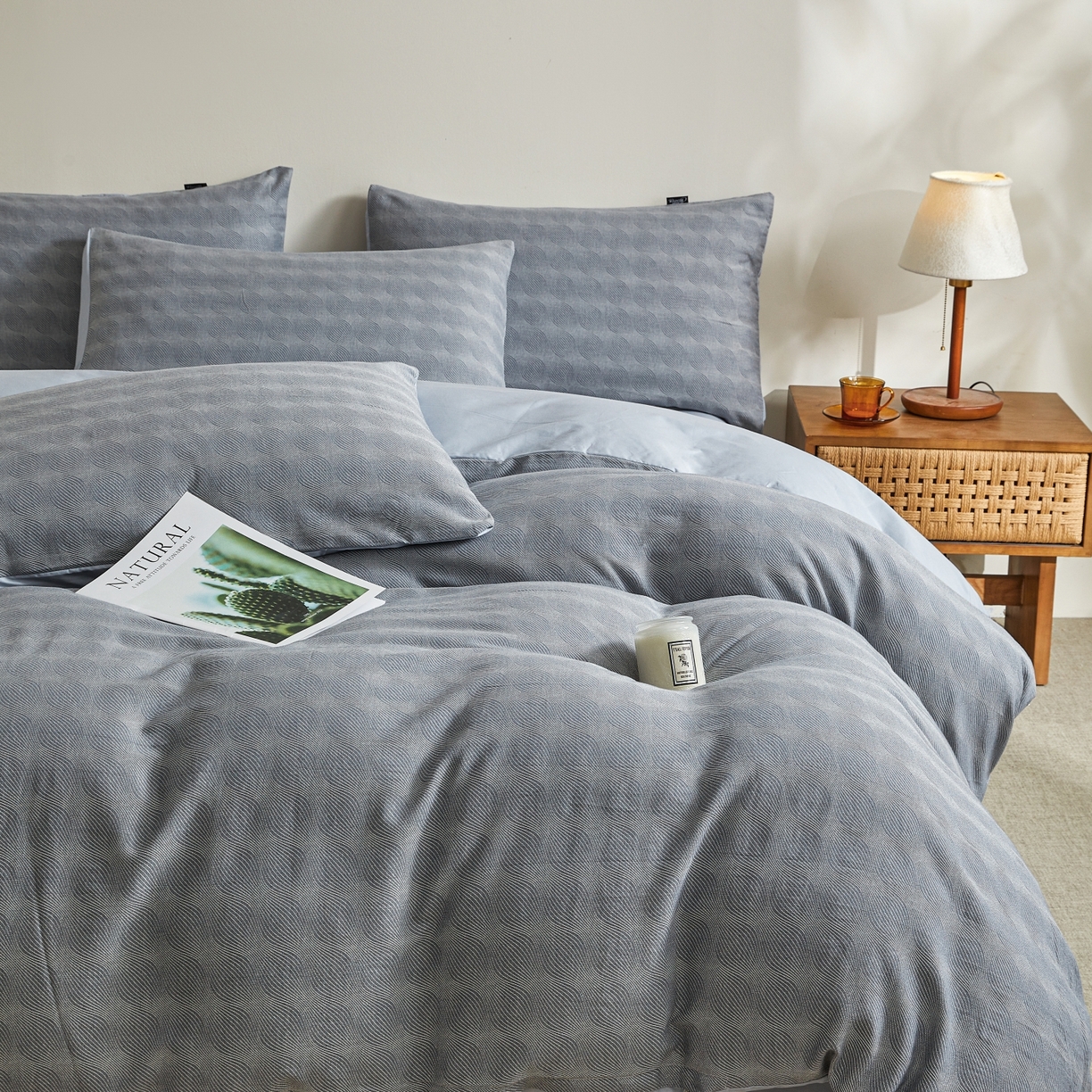 91家纺网 家纺一手货源 找家纺 乐家毛巾被（工厂自产自销） 2026新款40s全棉纯棉色织提花四件套 素灰枕月