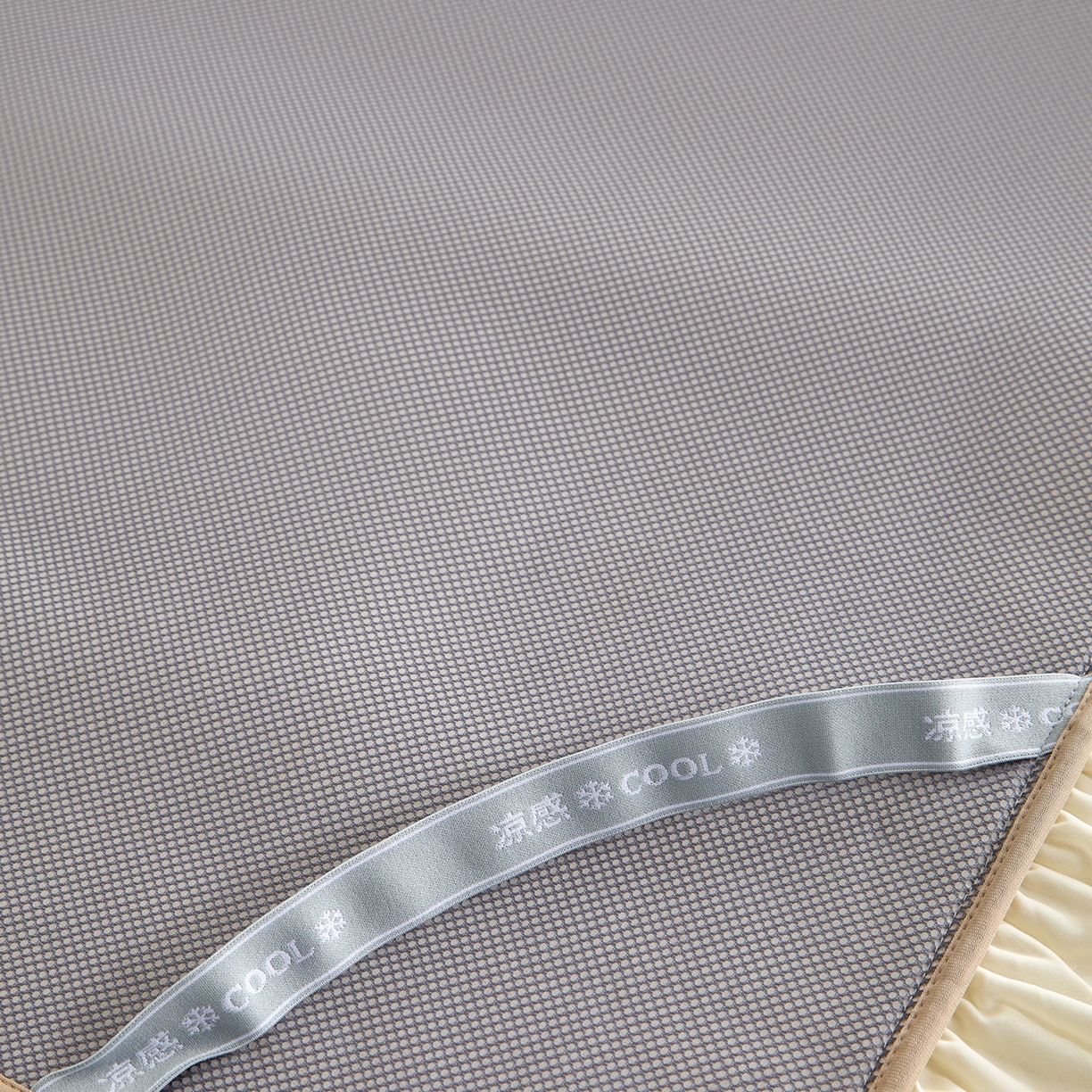 91家纺网 家纺一手货源 找家纺 （总）瑞禾家纺 2026新款A类凉感豆豆床裙款凉席三件套-系列三