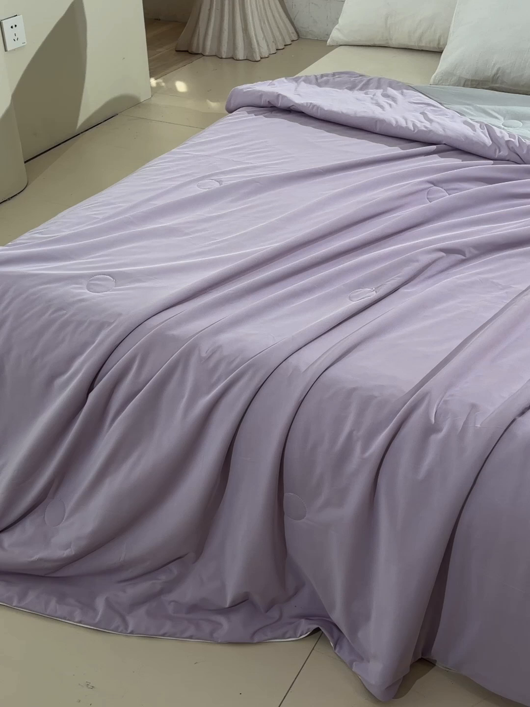 91家纺网 家纺一手货源 找家纺 叠派家纺 2026新款A类氨纶凉感丝夏被印花空调被西瓜夏凉被直播 柔紫