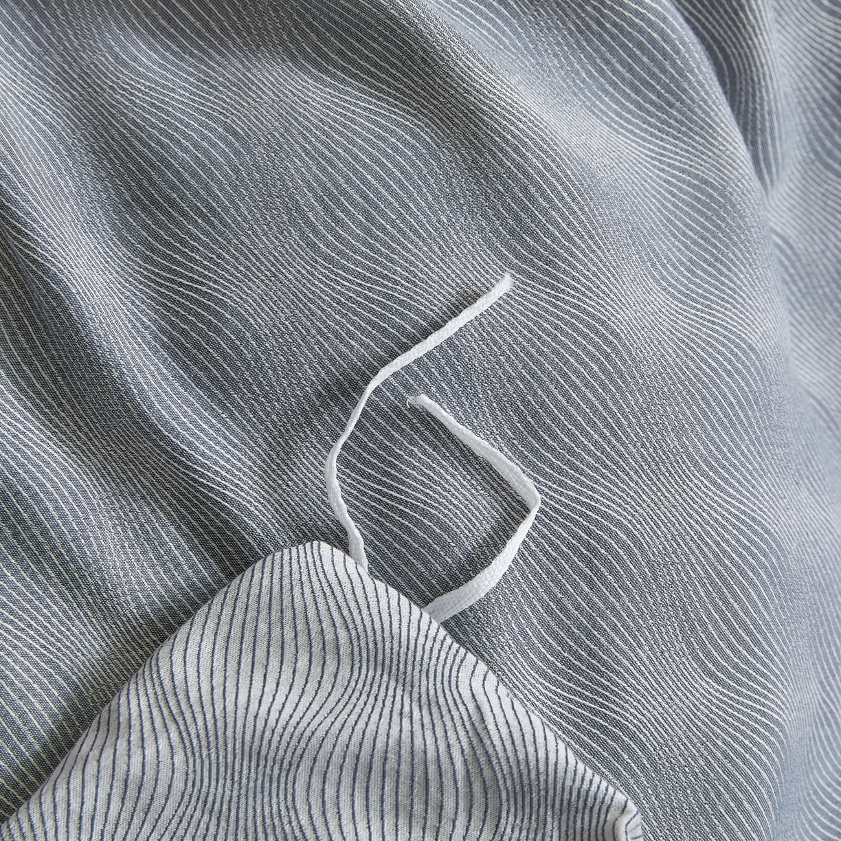 91家纺网 家纺一手货源 找家纺 乐家毛巾被（工厂自产自销） 2026新款40s全棉纯棉色织提花四件套 素灰枕月