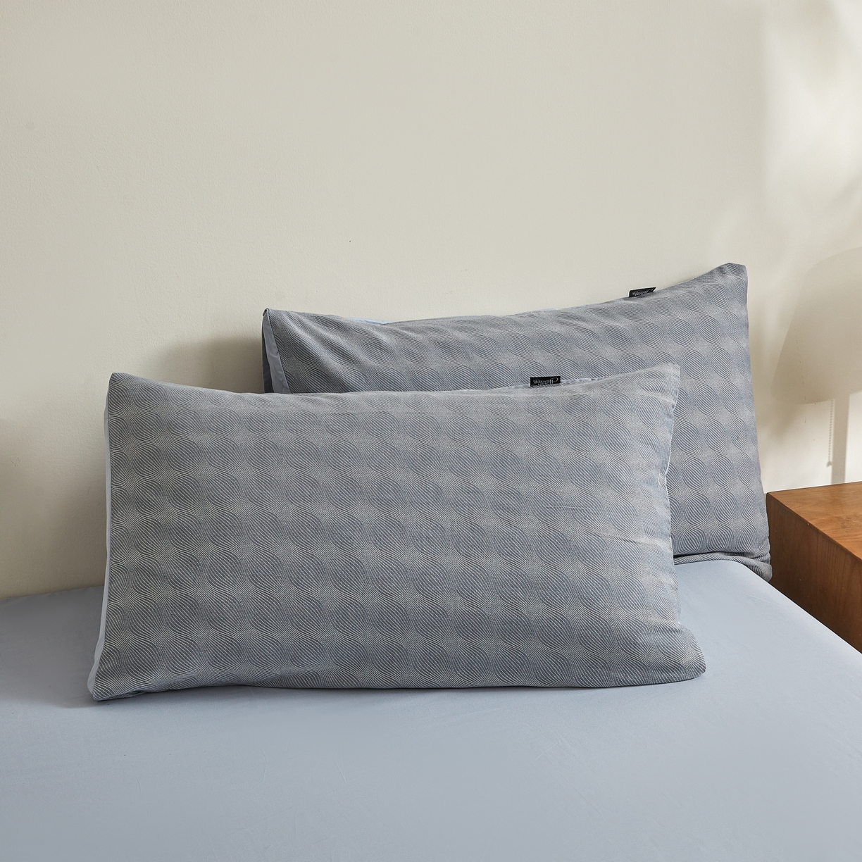 91家纺网 家纺一手货源 找家纺 乐家毛巾被（工厂自产自销） 2026新款40s全棉纯棉色织提花四件套 素灰枕月