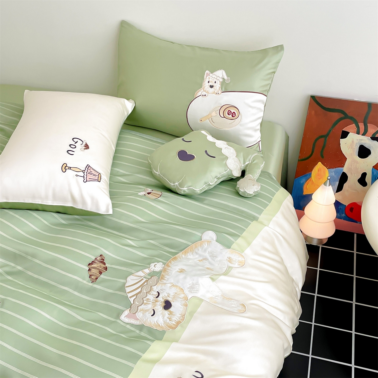 91家纺网 家纺一手货源 找家纺 蓝米卡夫 2026夏季新款60S兰精天丝刺绣四件套-西高地厨房（礼盒） 西高地厨房-碧草色