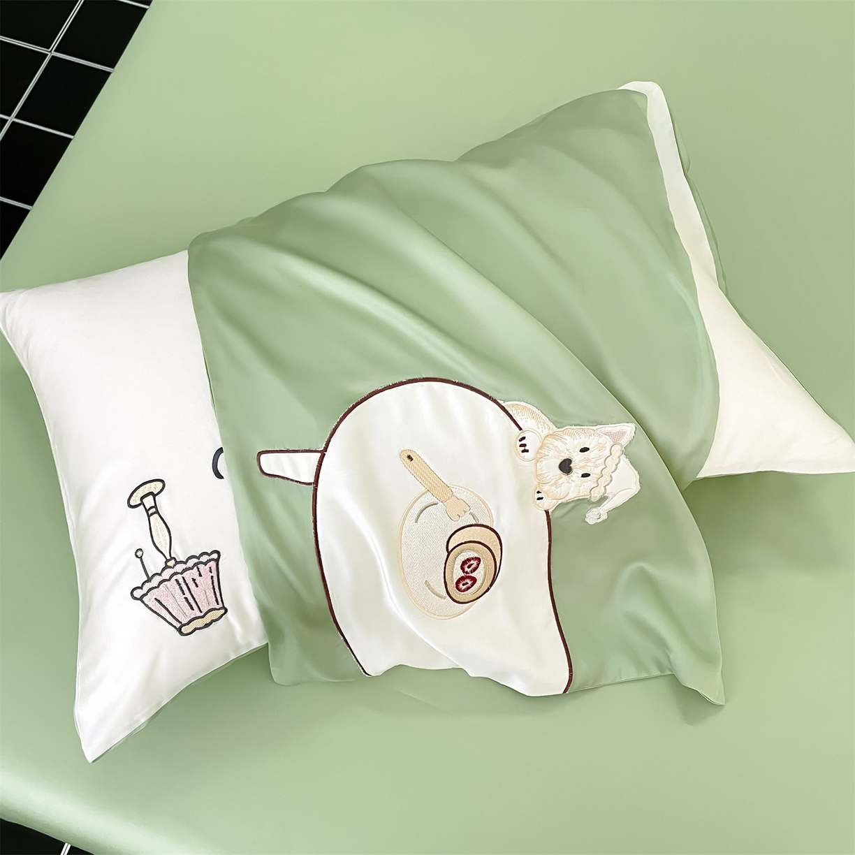 91家纺网 家纺一手货源 找家纺 蓝米卡夫 2026夏季新款60S兰精天丝刺绣四件套-西高地厨房（礼盒） 西高地厨房-碧草色